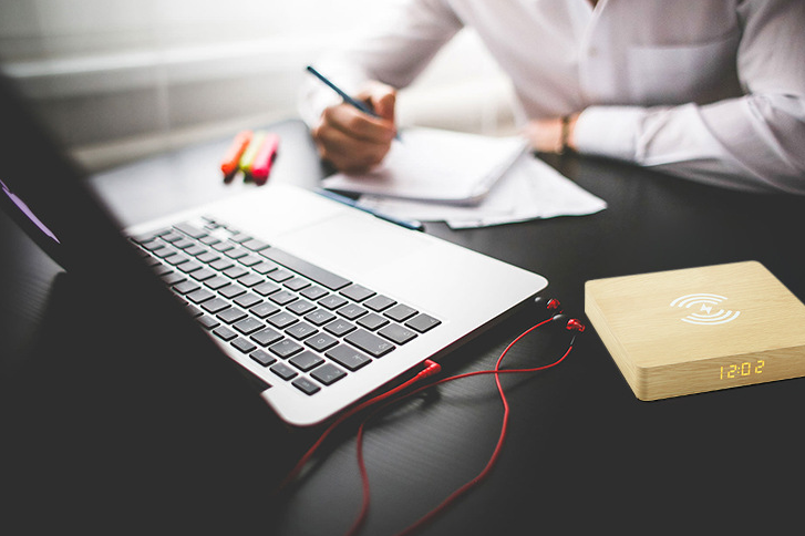 Wooden phone wireless charger - The Tech Heaven